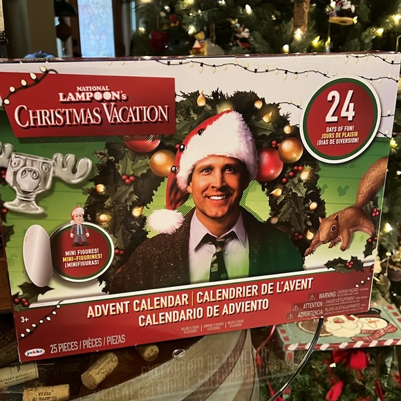 National Lampoon’s Christmas vacation 24 days of fun advent calendar - Picture 2 of 7